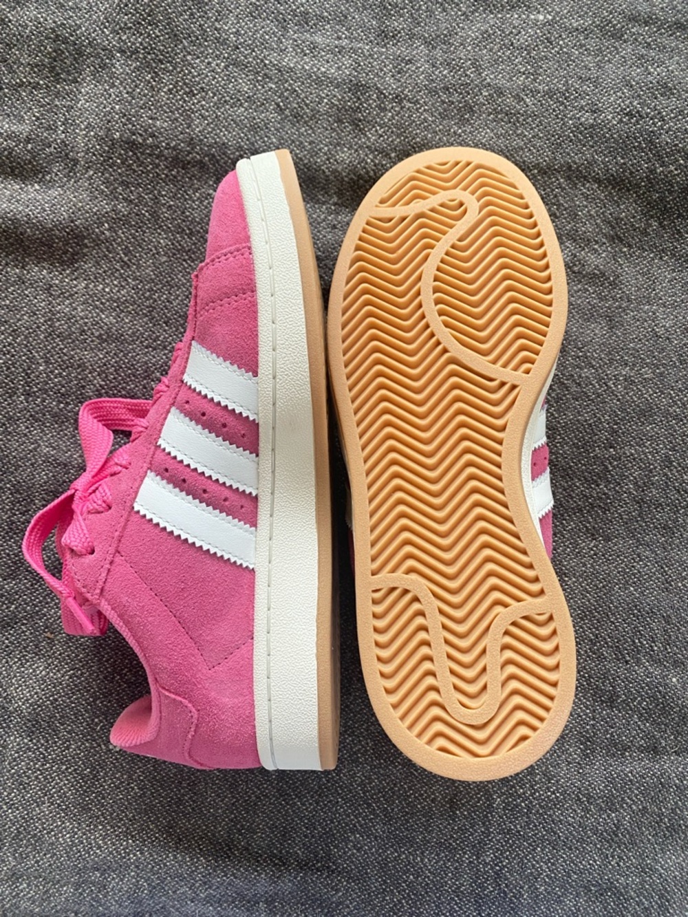 Adidas Campus pink Suede-Inspired Women's Sneakers with White Stripes. Size 7.5. - Picture 3 of 6